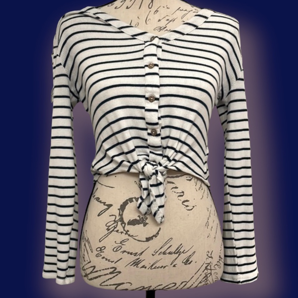 ALYA Knit Long-Sleeved Striped Crop Top